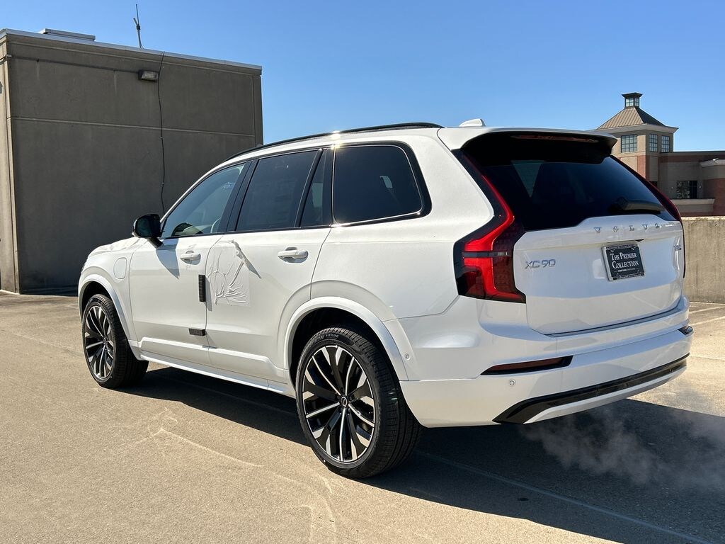 New 2026 Volvo XC90 plug-in hybrid T8 Ultra Dark Theme 6-Seater SUV