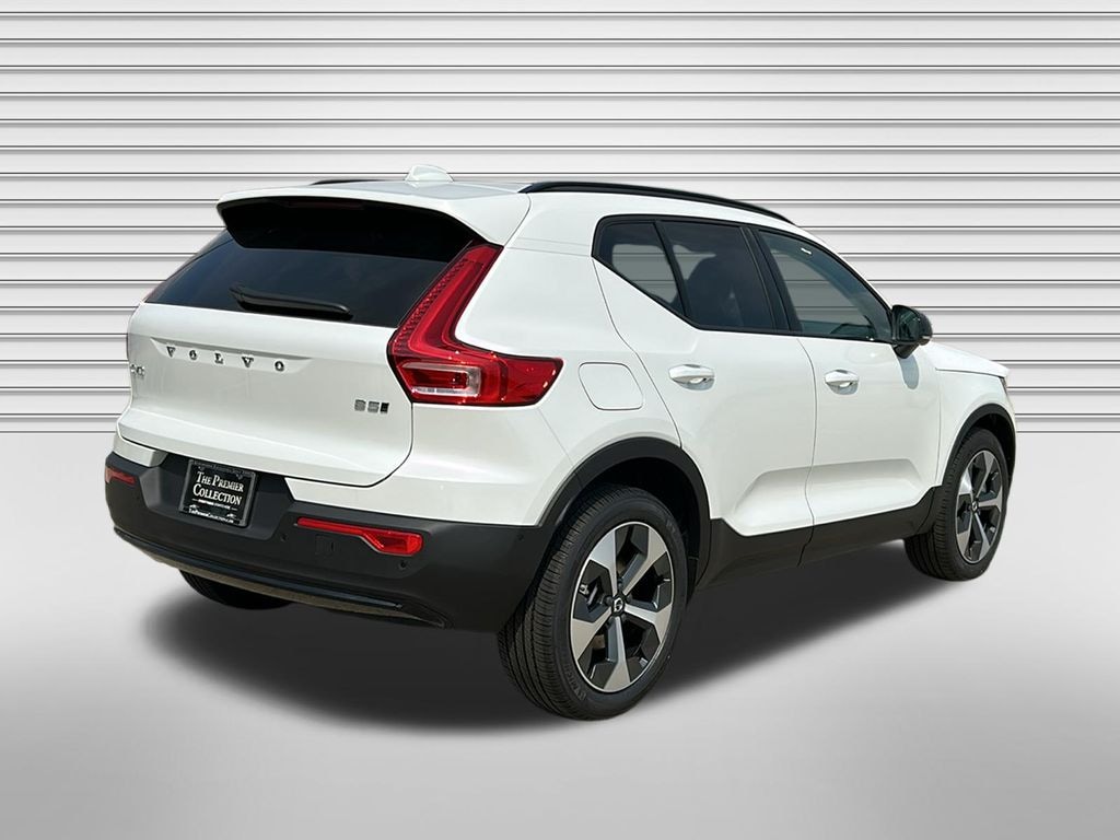 New 2026 Volvo XC40 B5 Plus SUV