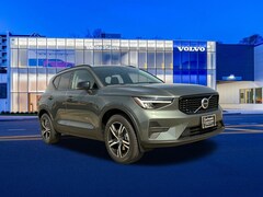 2026 Volvo XC40 B5 Core AWD SUV