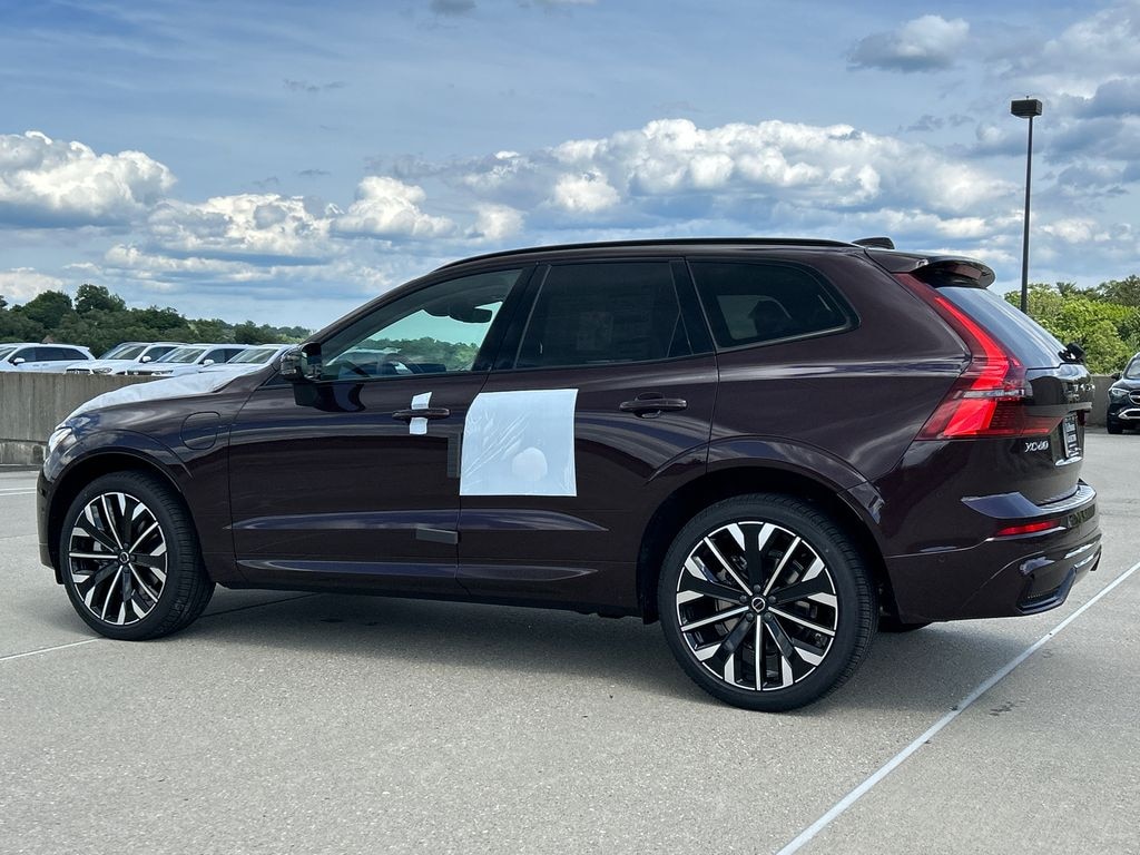 New 2026 Volvo XC60 plug-in hybrid T8 Ultra SUV
