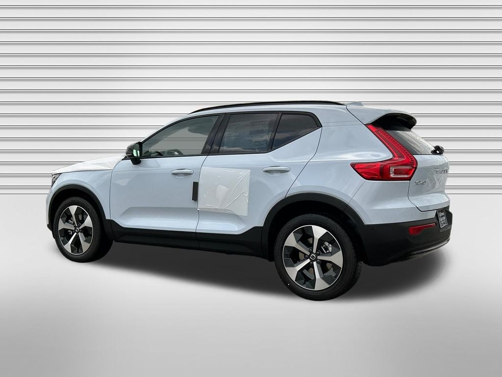 New 2026 Volvo XC40 B5 Plus SUV