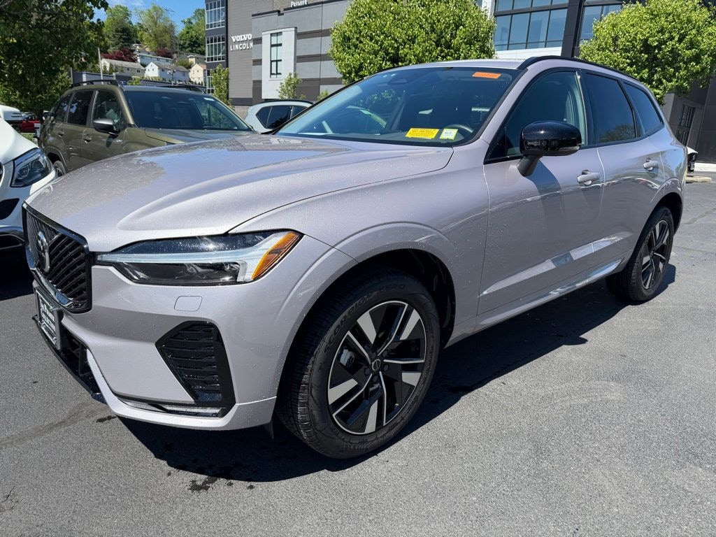 New 2026 Volvo XC60 B5 Core SUV