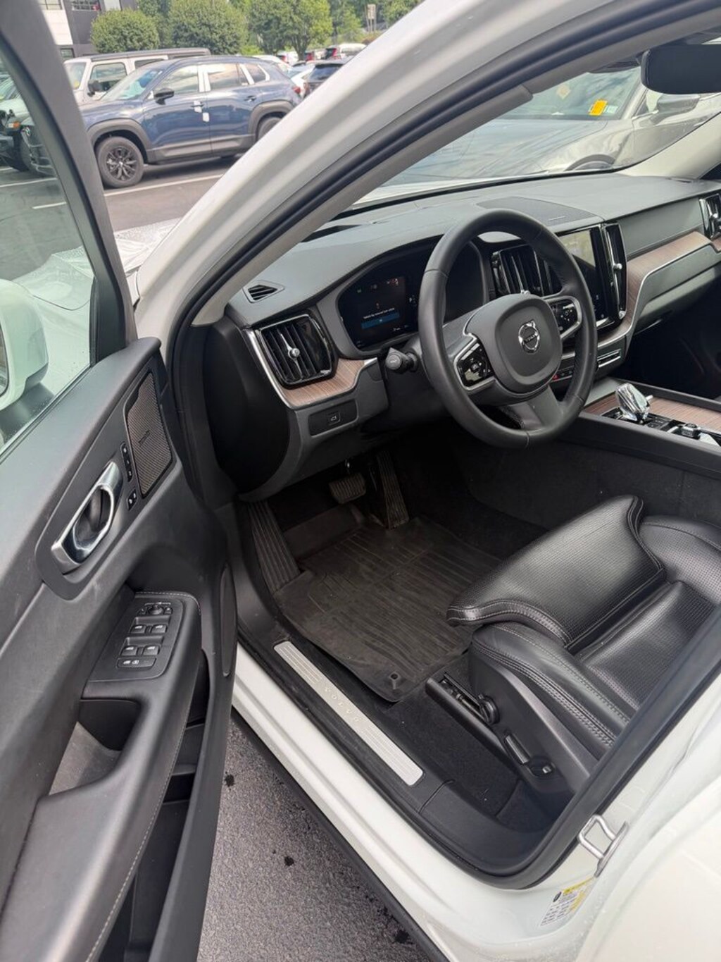 Used 2023 Volvo XC60 B5 AWD Ultimate Bright SUV