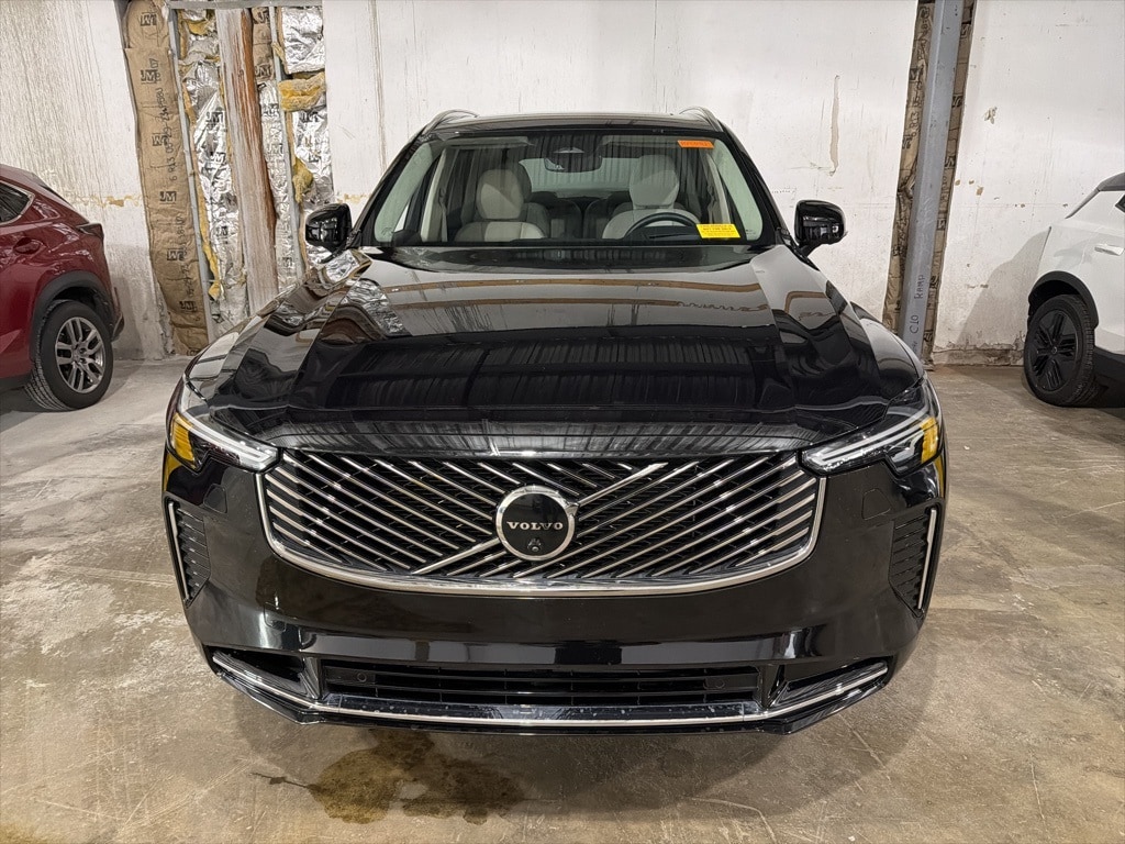 Certified 2025 Volvo XC90 plug-in hybrid T8 (2025.5) Ultra 6-Seater SUV