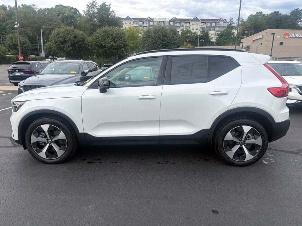 New 2026 Volvo XC40 B5 Plus SUV