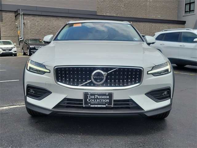 Certified 2023 Volvo V60 Cross Country Ultimate with VIN YV4L12WB3P2107537 for sale in Elmsford, NY