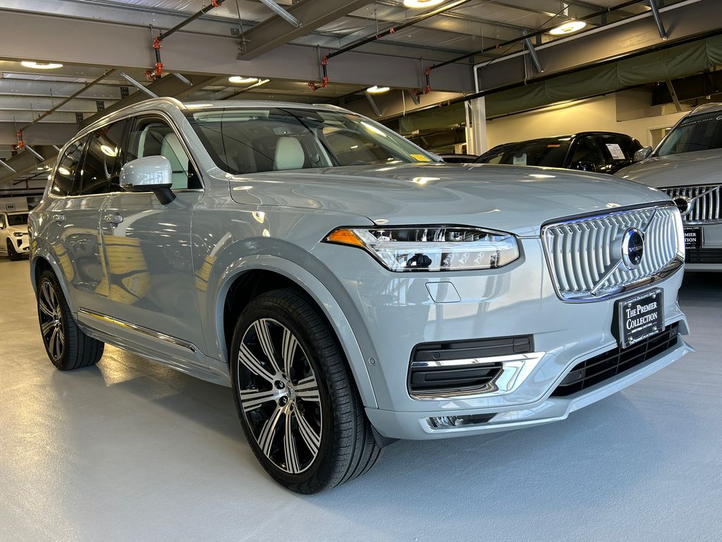 2025 Volvo XC90 B6 Plus Bright 7-Seater 4WD's photo