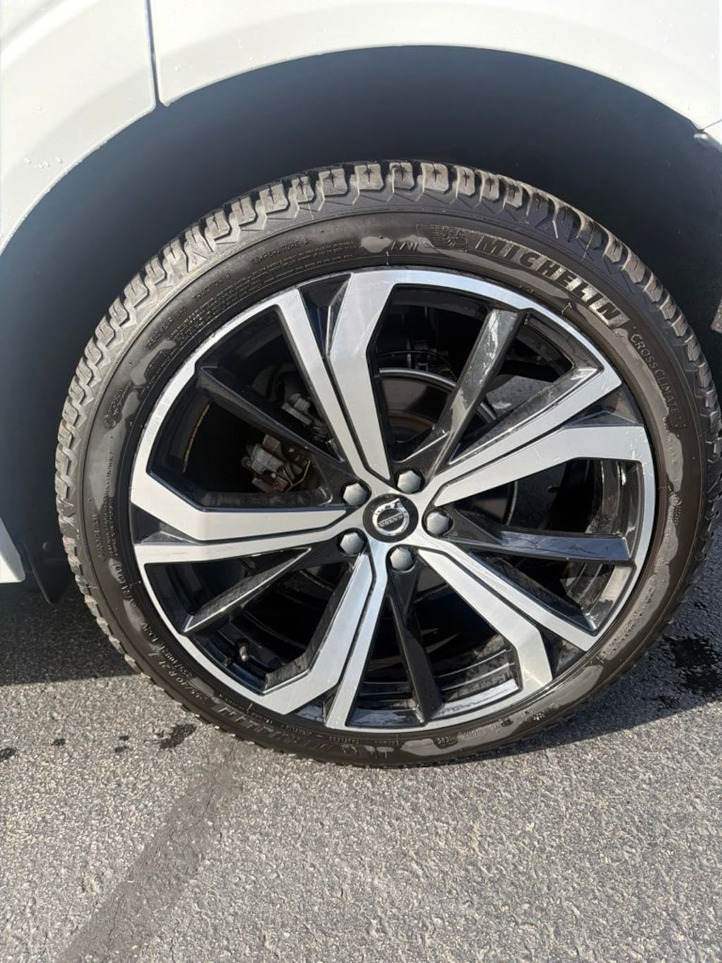 Certified 2024 Volvo XC60 B5 Ultimate Dark SUV