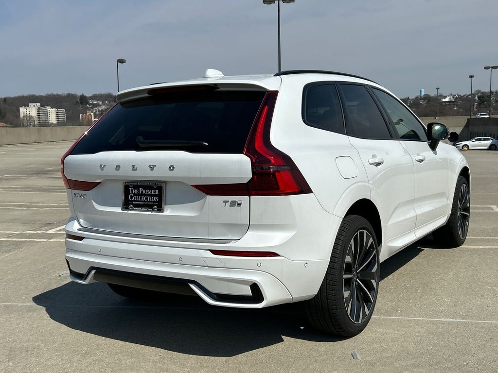 New 2026 Volvo XC60 plug-in hybrid T8 Ultra Black Edition SUV