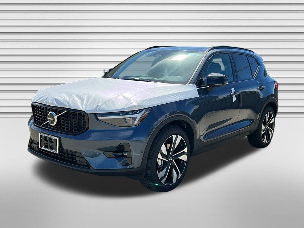 New 2026 Volvo XC40 B5 Ultra SUV