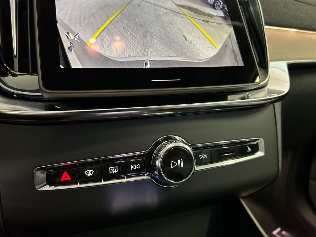 2026 Volvo XC90 Plus - Photo 17