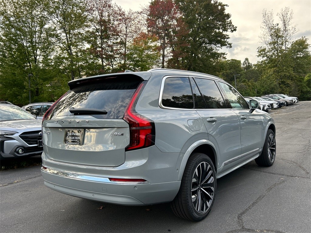 2026 Volvo XC90 Plus photo 2