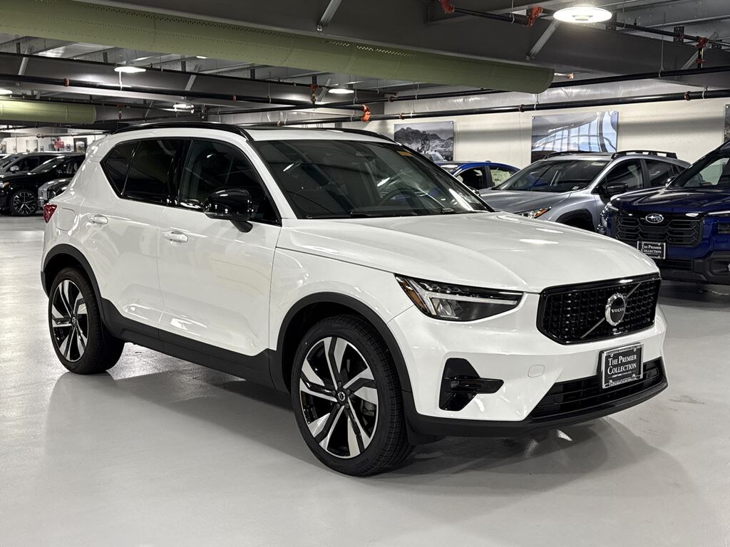 Certified 2023 Volvo XC40 B5 AWD Plus Dark SUV