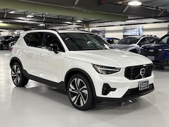 2023 Volvo XC40 B5 AWD Plus Dark SUV