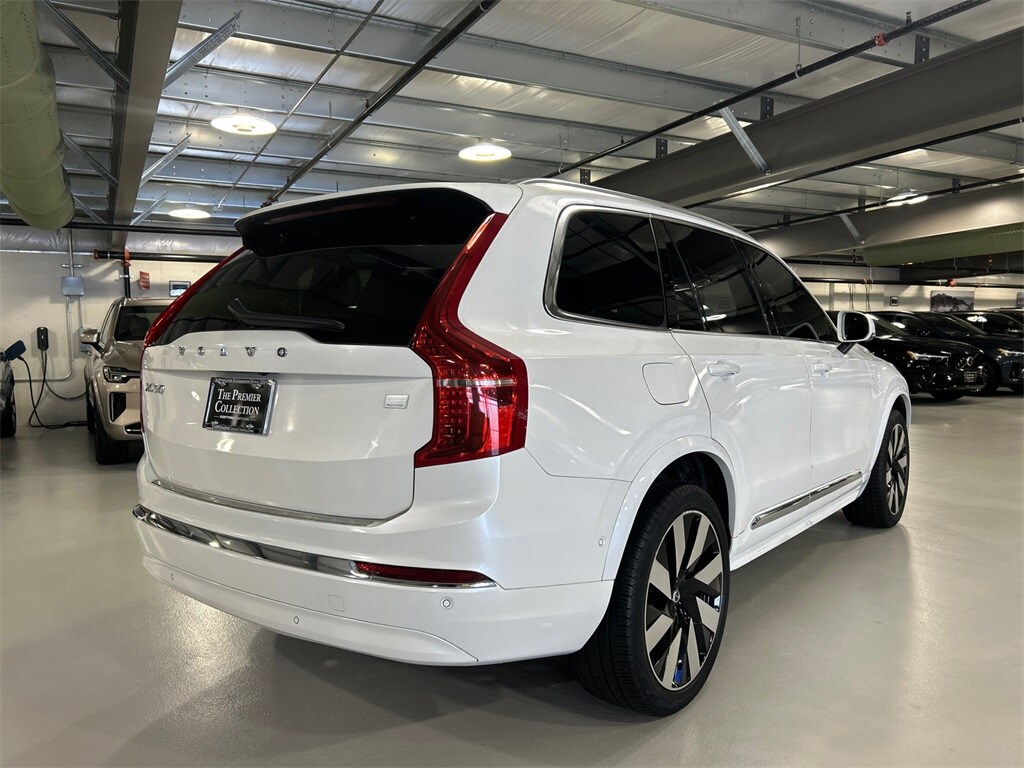 2024 Volvo XC90 Recharge T8 Ultimate photo 2
