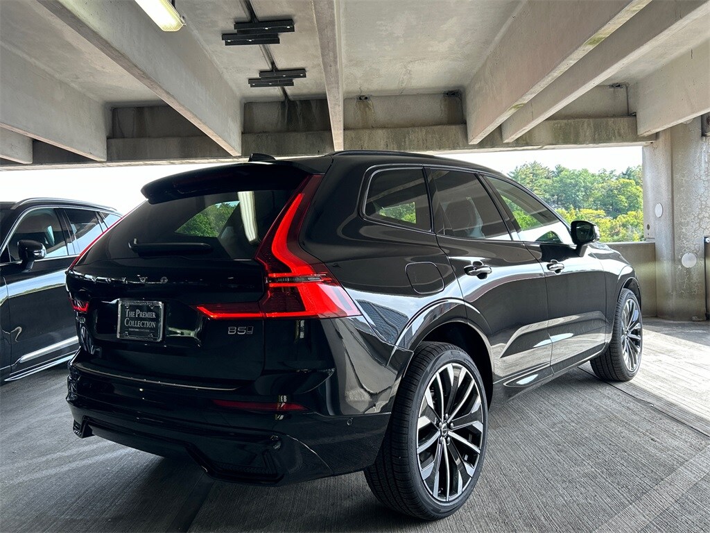 2026 Volvo XC60 B5 photo 2