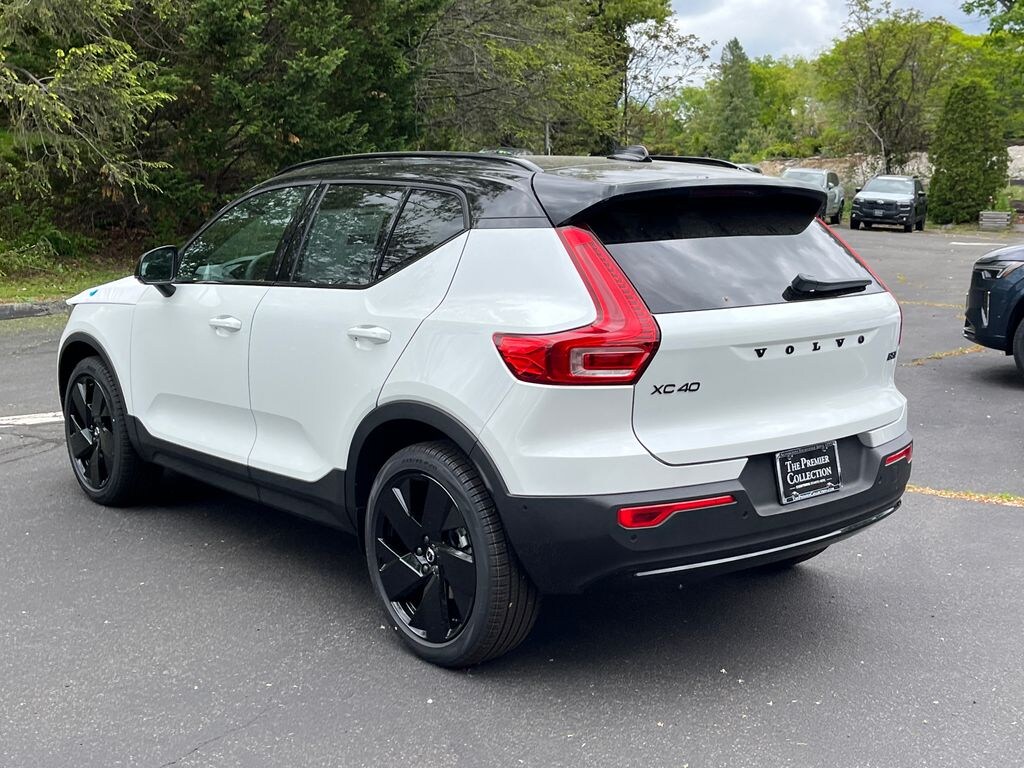 New 2026 Volvo XC40 B5 Ultra Black Edition SUV