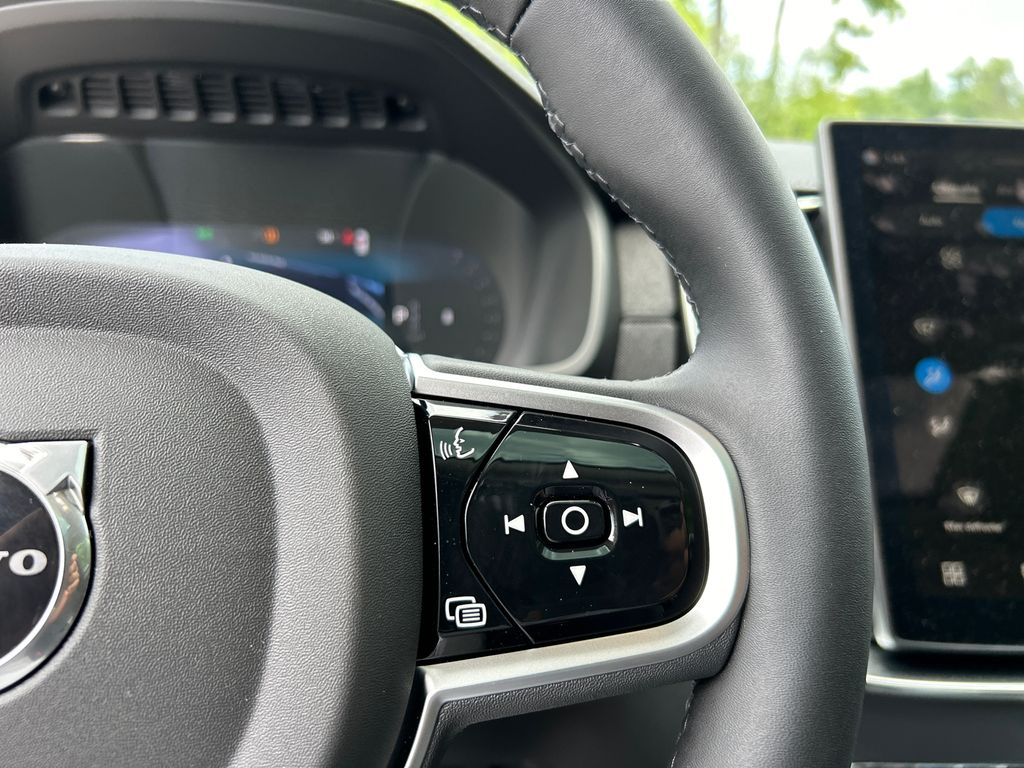2026 Volvo XC90 Plus - Photo 14