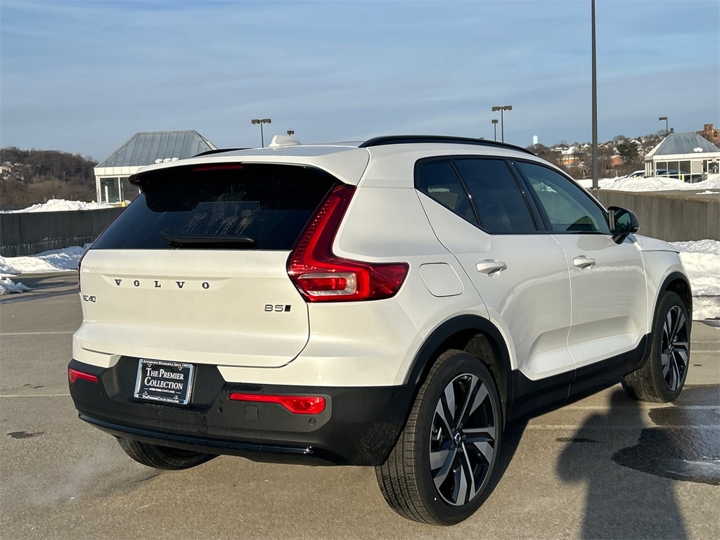 New 2026 Volvo XC40 B5 Ultra SUV