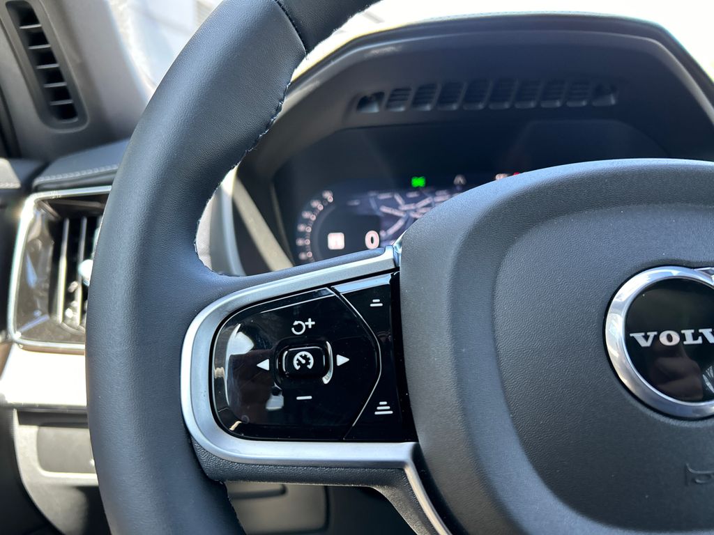 2026 Volvo XC90 Core - Photo 13