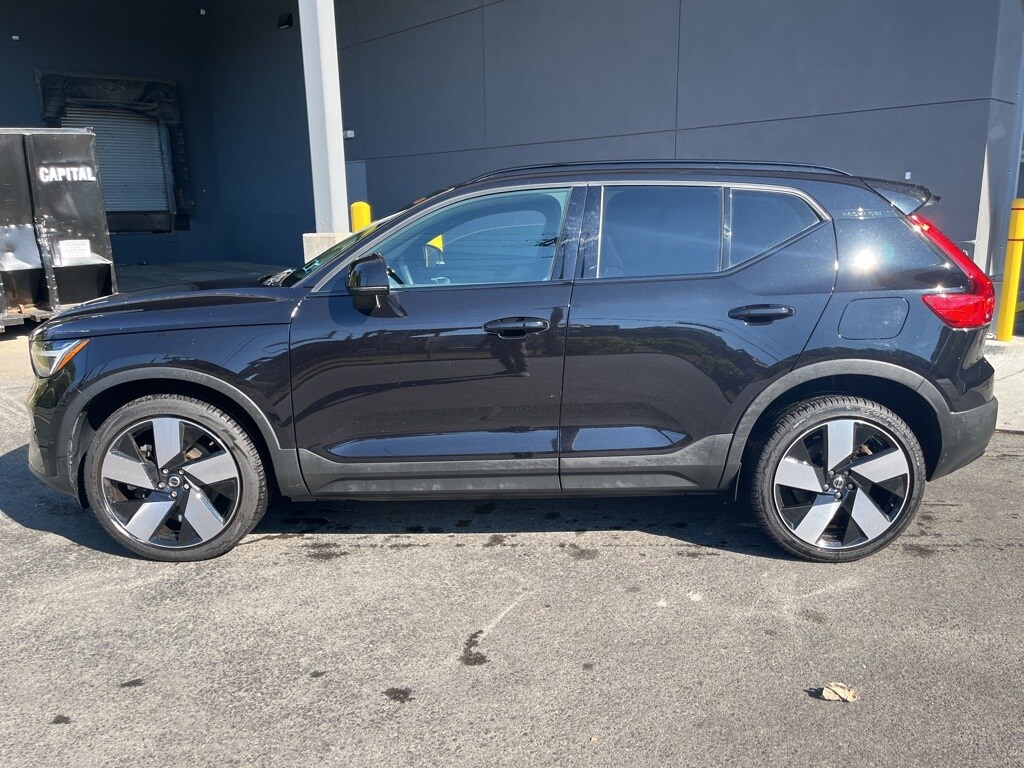 2023 Volvo XC40 Recharge Ultimate photo 3