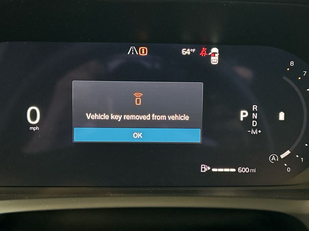 2026 Volvo XC90 Plus - Photo 14
