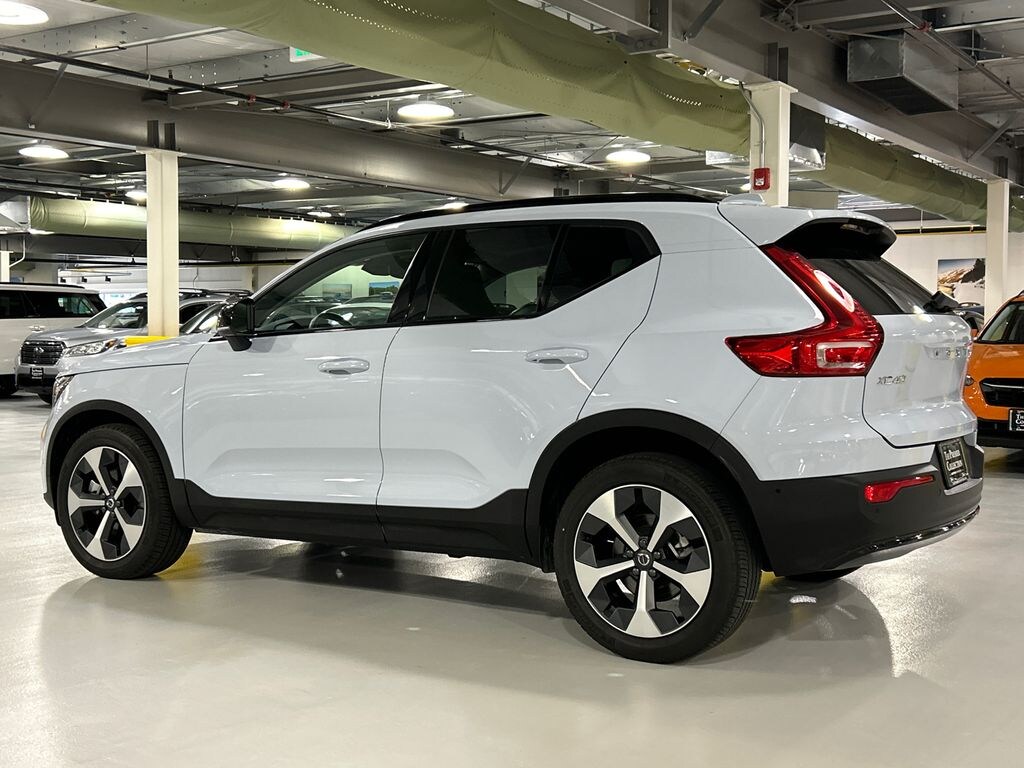 Certified 2026 Volvo XC40 B5 Plus SUV