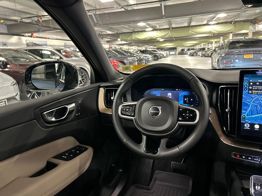 2026 Volvo XC60 Plus - Photo 22