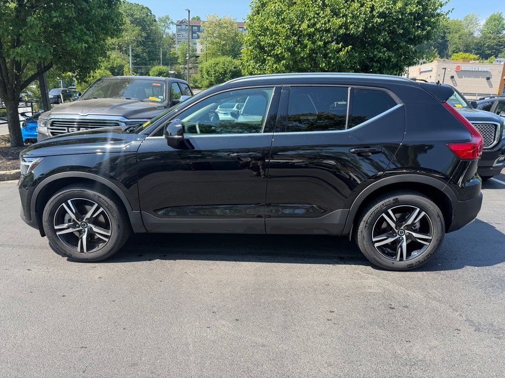Certified 2025 Volvo XC40 B5 Core Bright Theme SUV