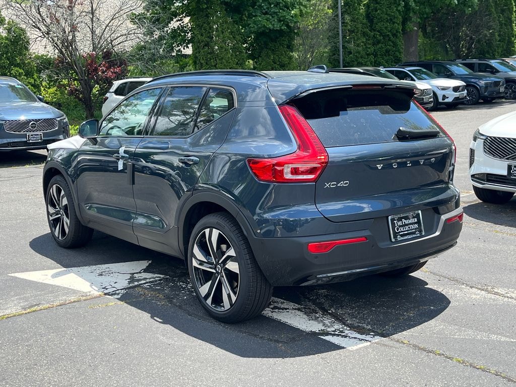 New 2026 Volvo XC40 B5 Ultra SUV