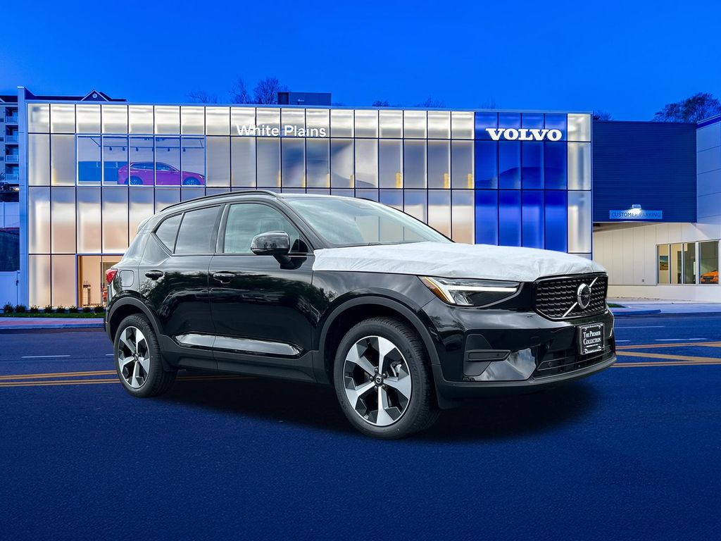 2026 Volvo XC40 B5 Core Dark AWD's photo