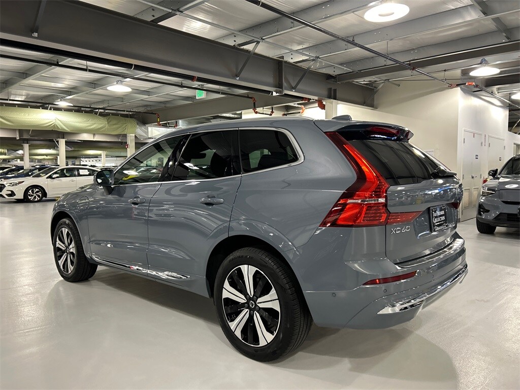2023 Volvo XC60 Recharge Hybrid T8 Plus photo 4