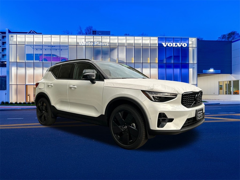 2026 Volvo XC40 Ultra Black Edition's photo