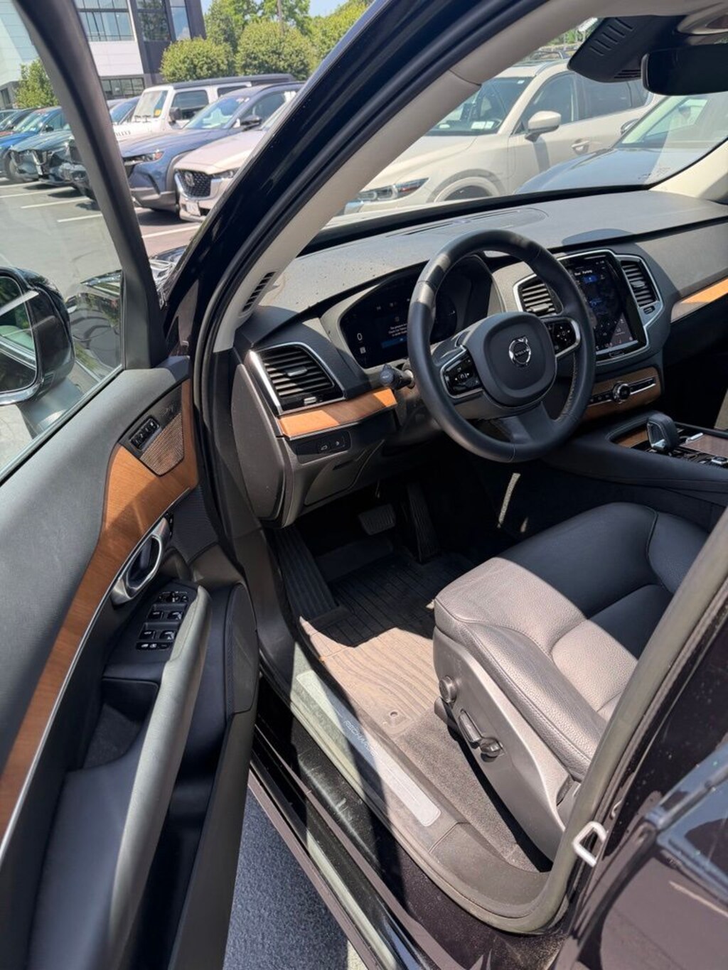 Used 2023 Volvo XC90 Recharge Plug-In Hybrid Plus 6-Seater SUV