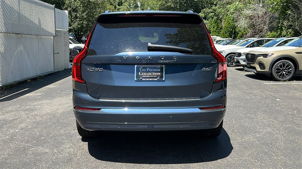 2026 Volvo XC90 Plus photo 2