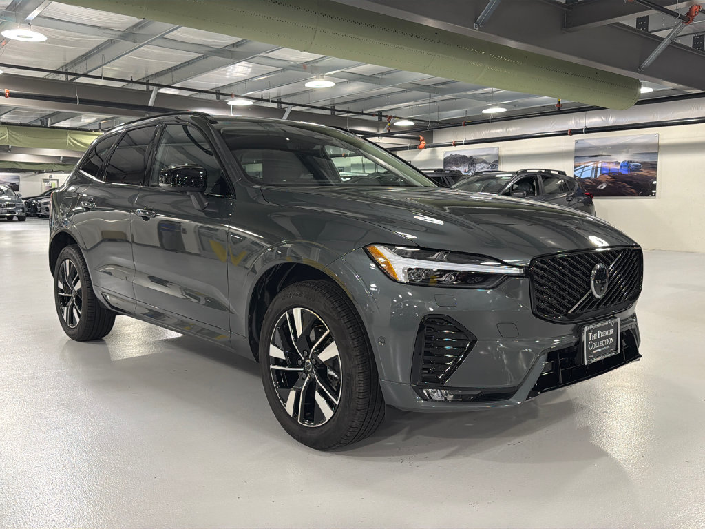 New 2026 Volvo XC60 B5 Plus SUV