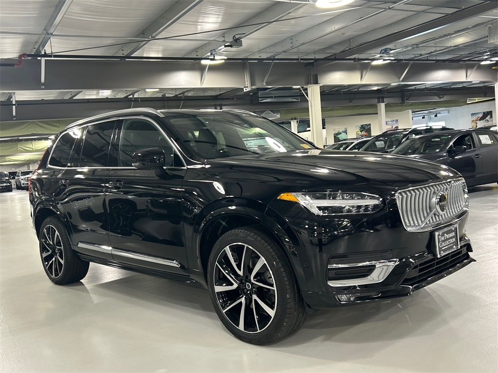 2024 Volvo XC90 Plus's photo