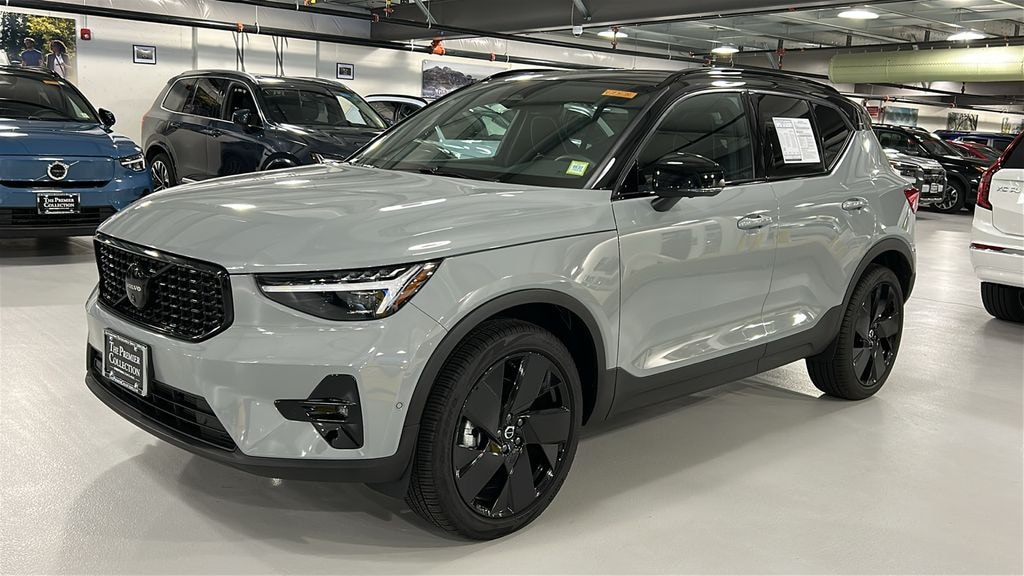 New 2026 Volvo XC40 B5 Ultra Black Edition SUV