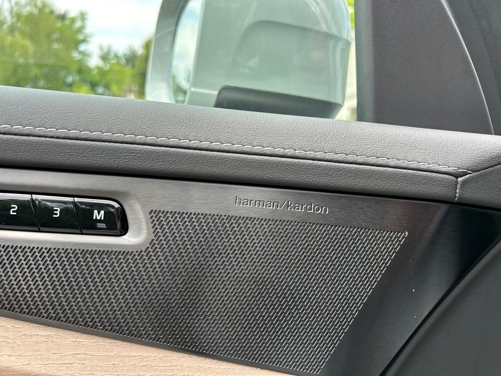 2026 Volvo XC90 Plus - Photo 21
