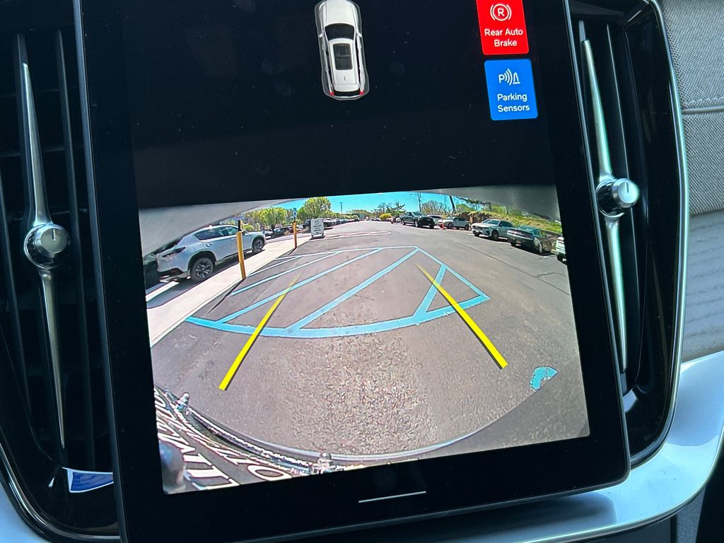 2026 Volvo XC90 Core - Photo 17