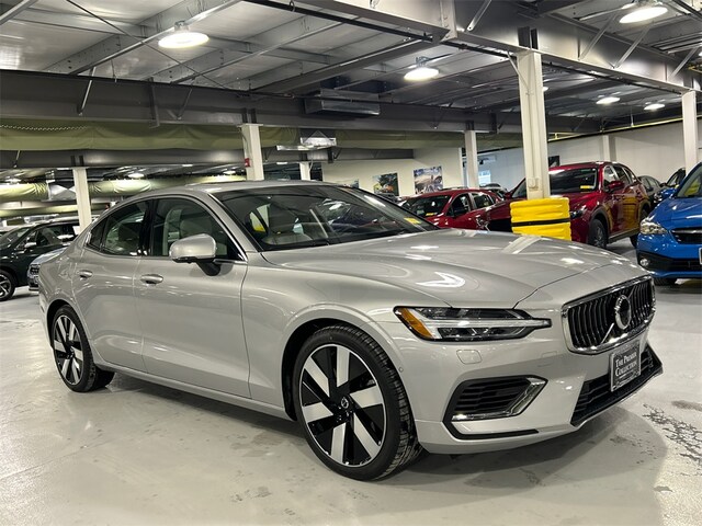 2023 Volvo S60 Recharge Plug-In Hybrid Ultimate Bright Sedan