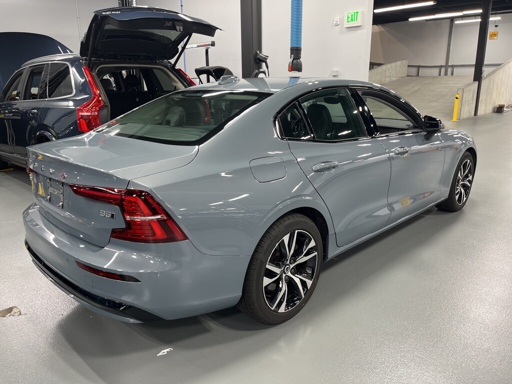 2024 Volvo S60 B5 Core photo 2