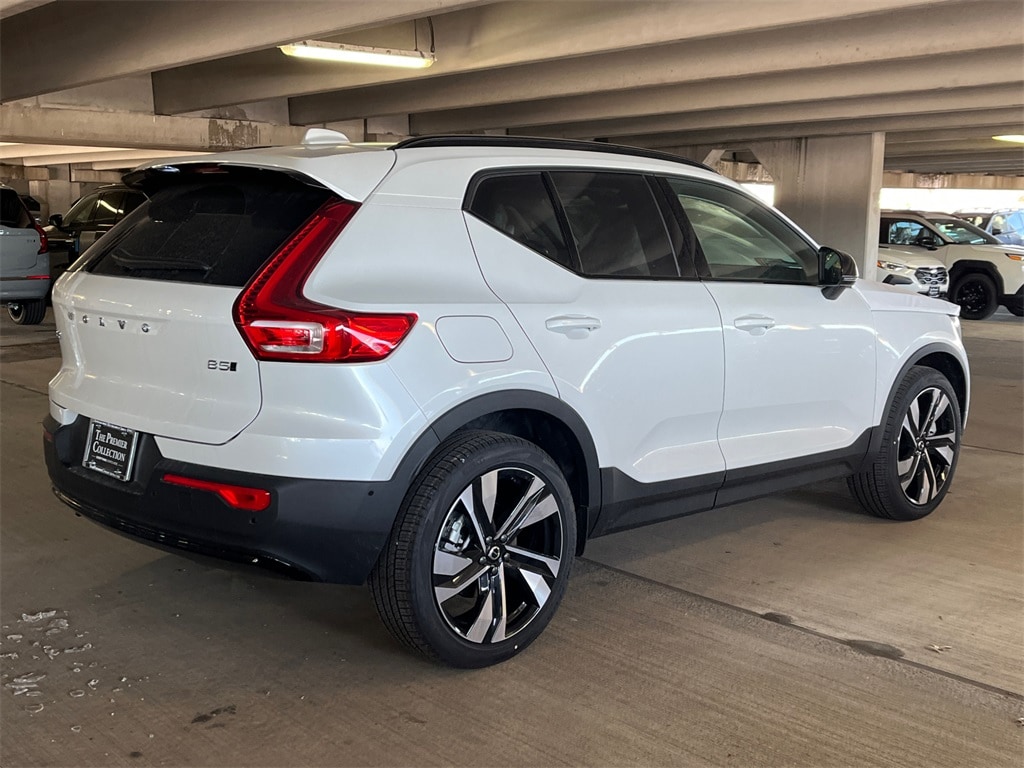 New 2026 Volvo XC40 B5 Ultra SUV
