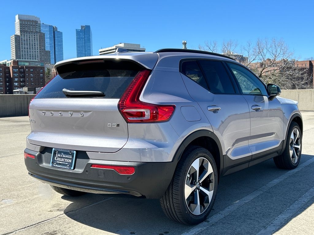 New 2026 Volvo XC40 B5 Core SUV