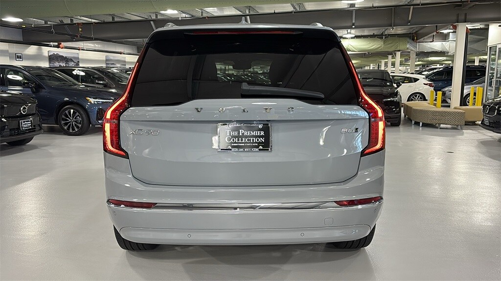 2025 Volvo XC90 photo 2