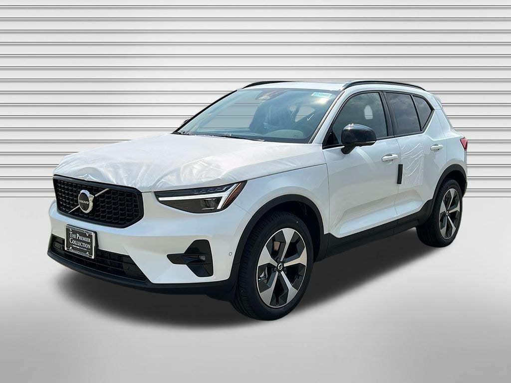 New 2026 Volvo XC40 B5 Plus SUV