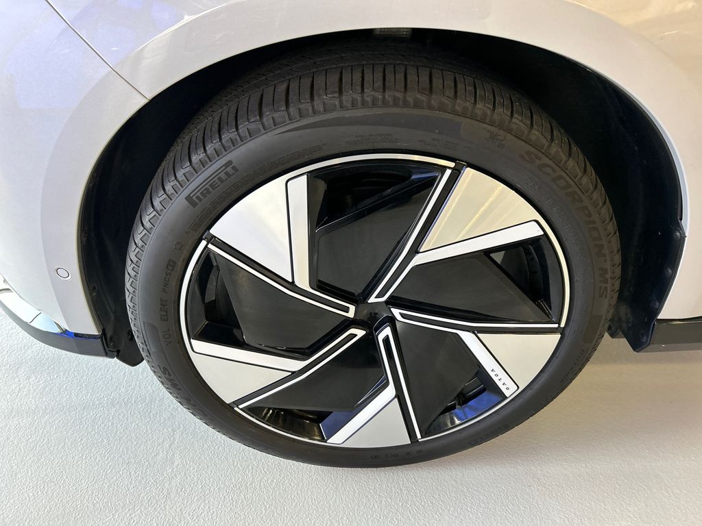 2025 Volvo EX90 Ultra - Photo 8