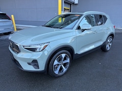 2025 Volvo XC40 B5 Plus Bright Theme SUV