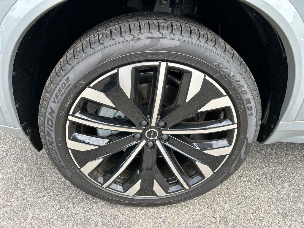 2026 Volvo XC90 Plus - Photo 8