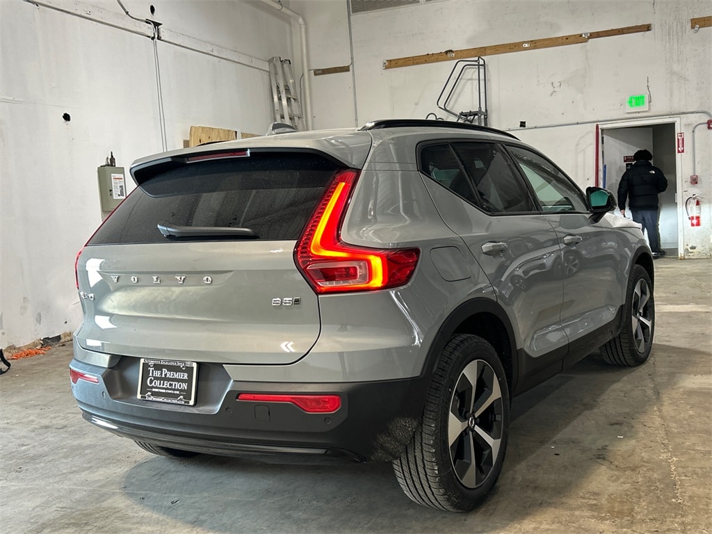 New 2026 Volvo XC40 B5 Core SUV
